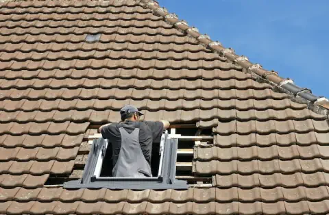 Pose de velux - Roquesérière